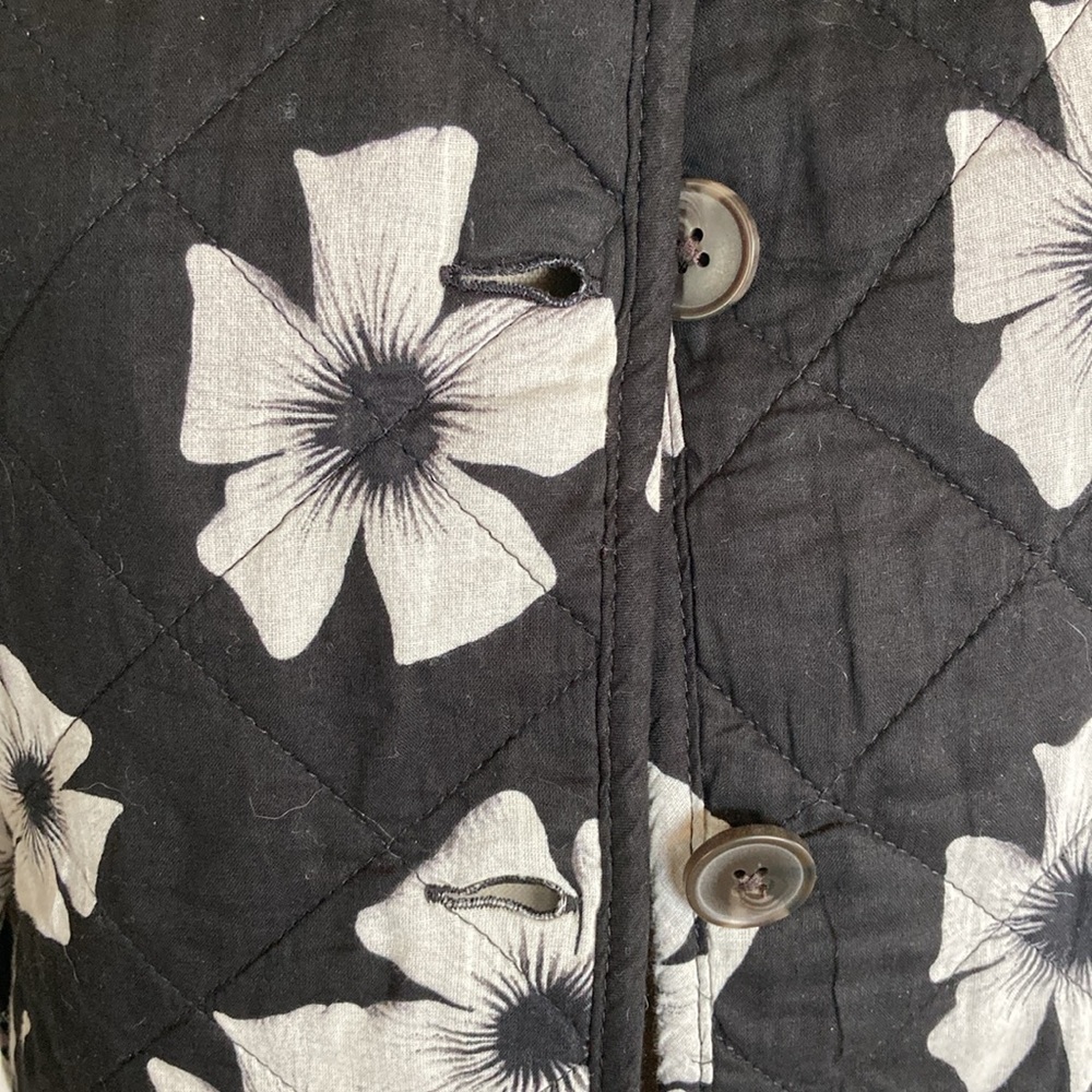 Black Floral Quilted Jacket - Women - Picture 2 of 5